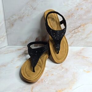 Black righstones thong sandals 5.5 new